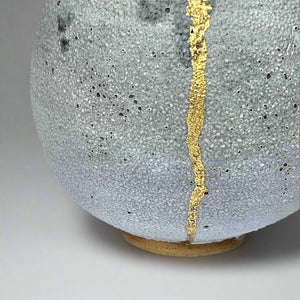 Mini moon jar vase with gold stripe 3
