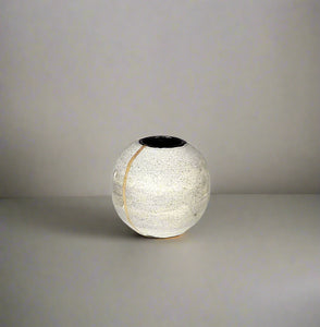 Mini lichen moon jar with gold stripe 1