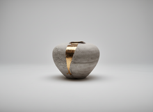 Load image into Gallery viewer, Flow Lichen and gold large moon jar
