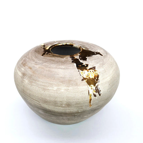 Lichen and gold large moon jar
