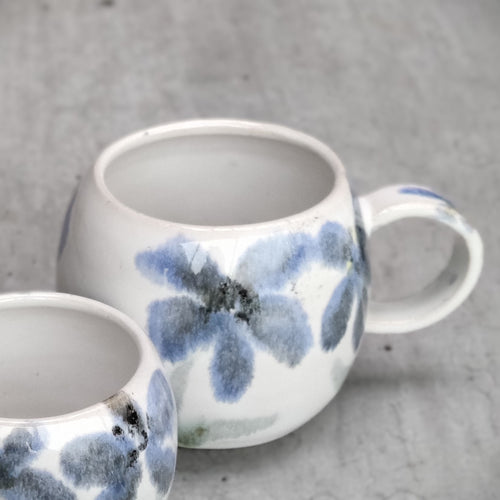 Flowers round cup, tea cup, coffee cup